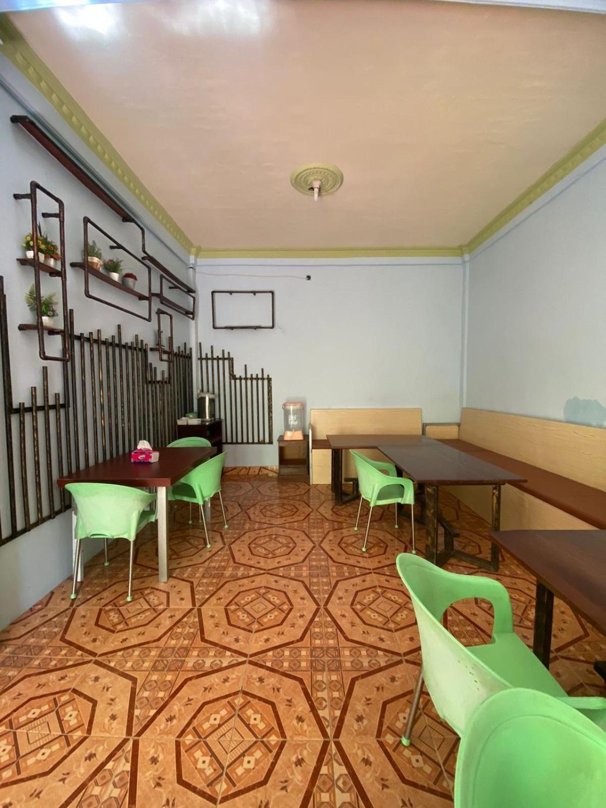 Kurnia Family Homestay & Restaurant! Huu ภายนอก รูปภาพ